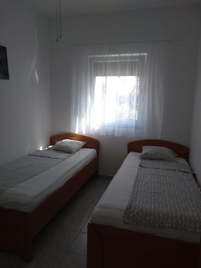 Apartments Matkovic Vir Exterior foto