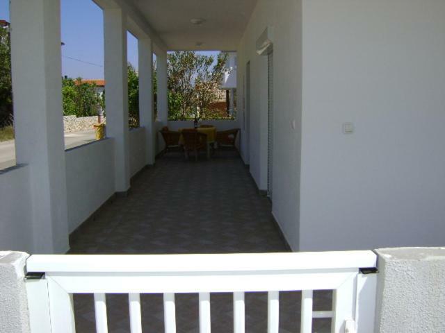 Apartments Matkovic Vir Exterior foto